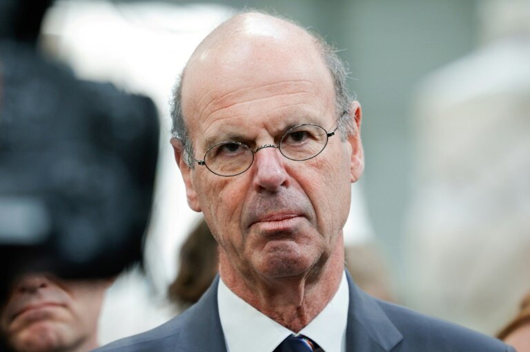 Le ministre de l'Economie Eric Lombard le 29 avril 2025, à Roissy-Charles de Gaulle, près de Paris © GEOFFROY VAN DER HASSELT