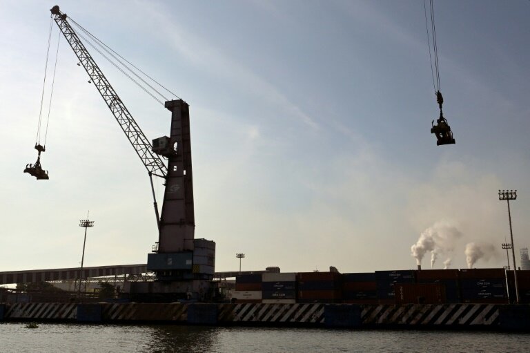 Une grue dans le port de marchandises de Lazaro Cardenas, dans l'Etat du Michoacan, dans l'ouest du Mexique, le 25 avril 2025 © Alfredo ESTRELLA