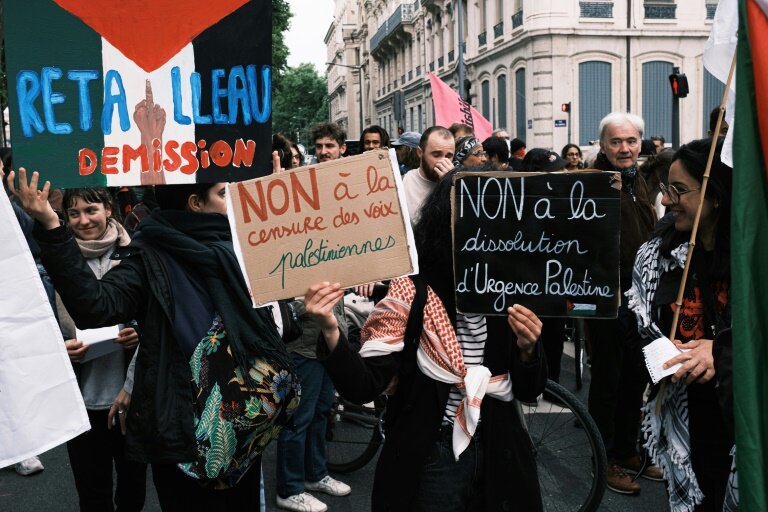 Rassemblement en soutien au groupe antifasciste "La Jeune Garde", qui fait l'objet d'une procédure de dissolution par le ministre de l'Intérieur Bruno Retailleau, à Lyon, le 6 mai 2025 © JEAN-PHILIPPE KSIAZEK