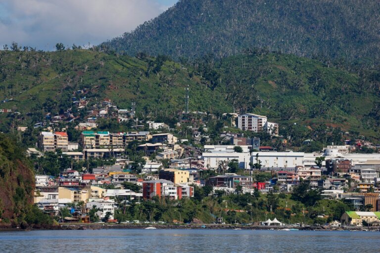 Vue de Mamoudzou le 21 avril 2025, à Dzaoudzi, à Mayotte © Ludovic MARIN