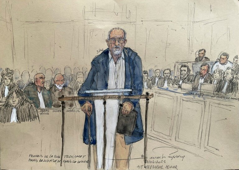 Aomar Aït Khedache, jugé pour le braquage de Kim Kardashian en 2016, devant la cour d'assises de Paris le 28 avril 2025 © Benoit PEYRUCQ