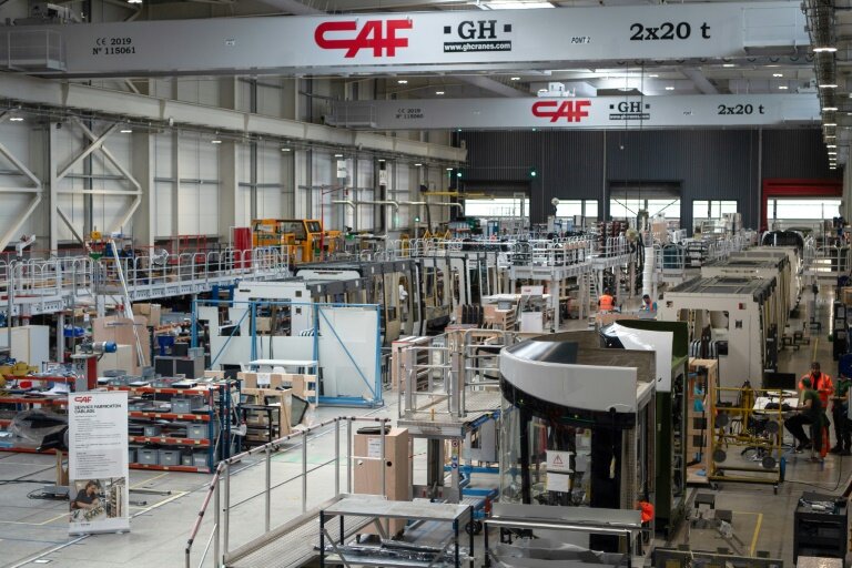 Un hangar du constructeur ferroviaire CAF France, filiale du groupe espagnol CAF, à Bagnères-de-Bigorre, le 20 mai 2025 dans les Hautes-Pyrénées © Matthieu RONDEL