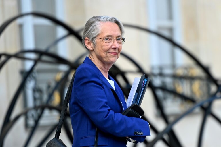 La ministre de l'Education Elisabeth Borne à la sortie de l'Elysée, le 23 mai 2025 à Paris © Leo VIGNAL