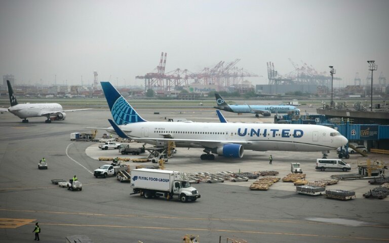 Des avions sur le tarmac de l'aéroport de Neward, dans le New Jersey, le 7 mai 2025 © Kena Betancur