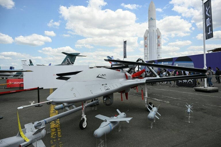 Drone de la coentreprise LBA Systems des groupes italien Leonardo et turc Baykar, au salon du Bourget, près de Paris, le 17 juin 2025 © Bertrand GUAY