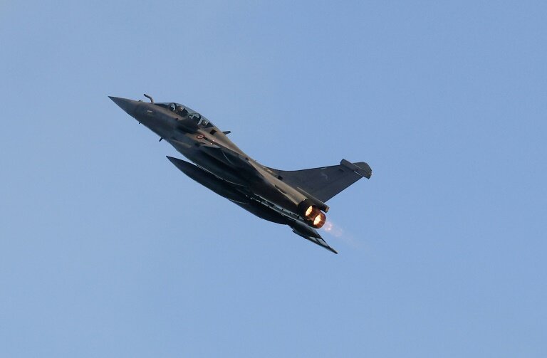 Un Rafale B standard F4 de l'armée de l'air française, le 17 décembre 2024 sur la base aérienne de Siauliai en Lituanie © Petras Malukas