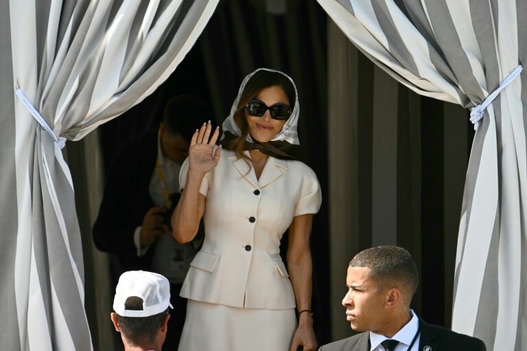 Lauren Sanchez quitte l'hôtel Aman le jour de son mariage avec Jeff Bezos, le 27 juin 2025 à VEnise © Stefano Rellandini