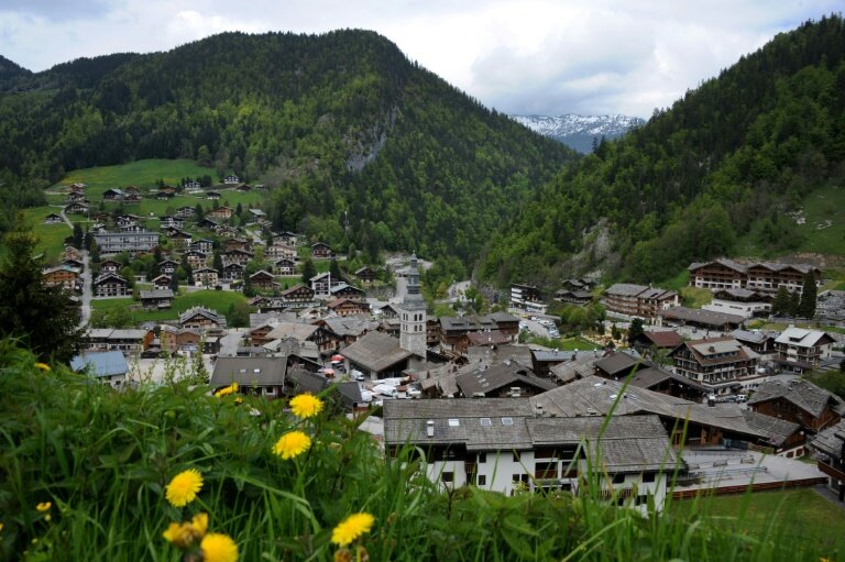 La station de La Clusaz, dans les Alpes, le 3 juin 2013 © JEAN-PIERRE CLATOT