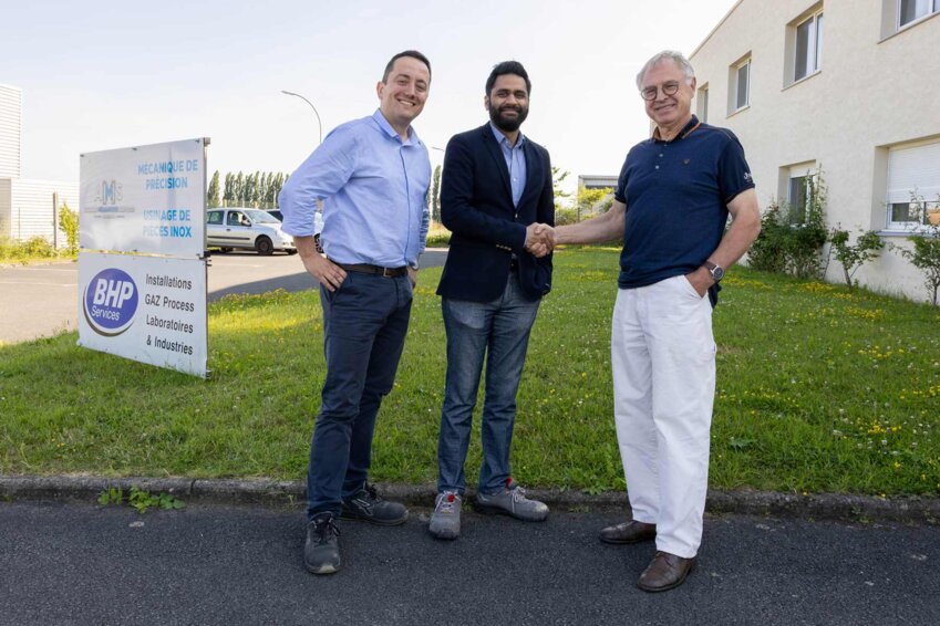 Matthieu Rolland, Raoul Oumarkatar, repreneurs, et Benoit Van Inghelandt, le cédant. (c) Marie-Line Waroude