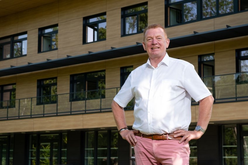 Franck Beauvarlet, le président de TE80, ici devant les locaux situés à Boves, au sud-est d’Amiens. © Cyrille Struy