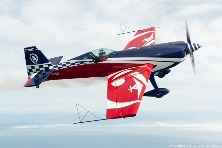 L'avion de voltige de l'équipe de France de l'Armée de l'air.
