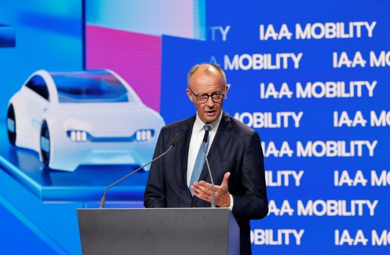 Le chancelier allemand Friedrich Merz lors de l'inauguration du salon international de l'automobile à Munich, le 9 septembre 2025 © Alexandra BEIER