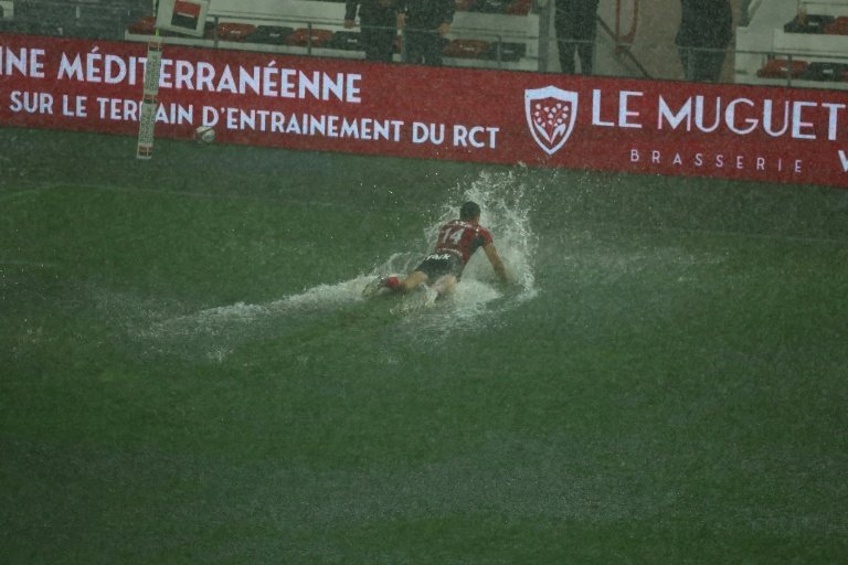 La rencontre de rugby en Top 14 Toulon-La Rochelle a dû être reportée le 21 septembre en raison de violents orages © CLEMENT MAHOUDEAU