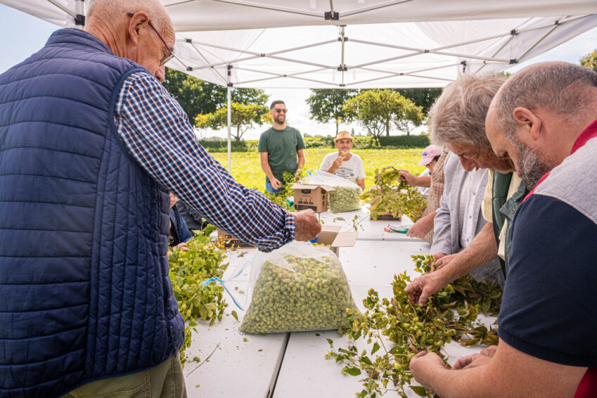 Avec son dispositif "Vers demain", la communauté de communes de la Plaine Dijonnaise met en place des ateliers d’insertion professionnelle qui sensibilisent à l’environnement. ©PlaineDijonnaise