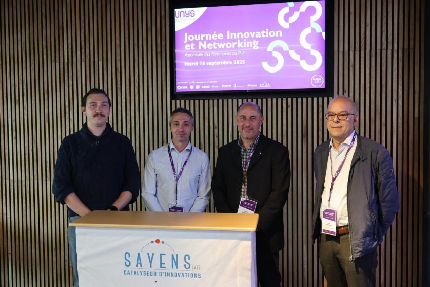 © Nicolas Dohr. Sylvain Amroun, CEO et fondateur de Timberium ; Romain Liège, président de la SATT Sayens ; Jérôme Sterpenich, vice-président en charge des partenariats et de l'innovation de l’Université de Lorraine ; Jamal Bougdira, vice-président Valorisation de l’Université de Lorraine.