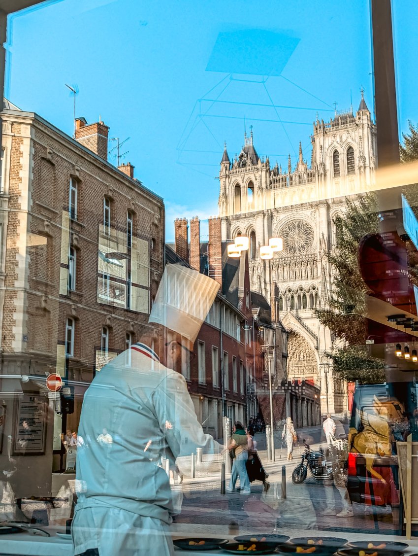 «Amiens, entre vitrines et vitraux» © Marion Le Beuf alias La Petite Amiénoise