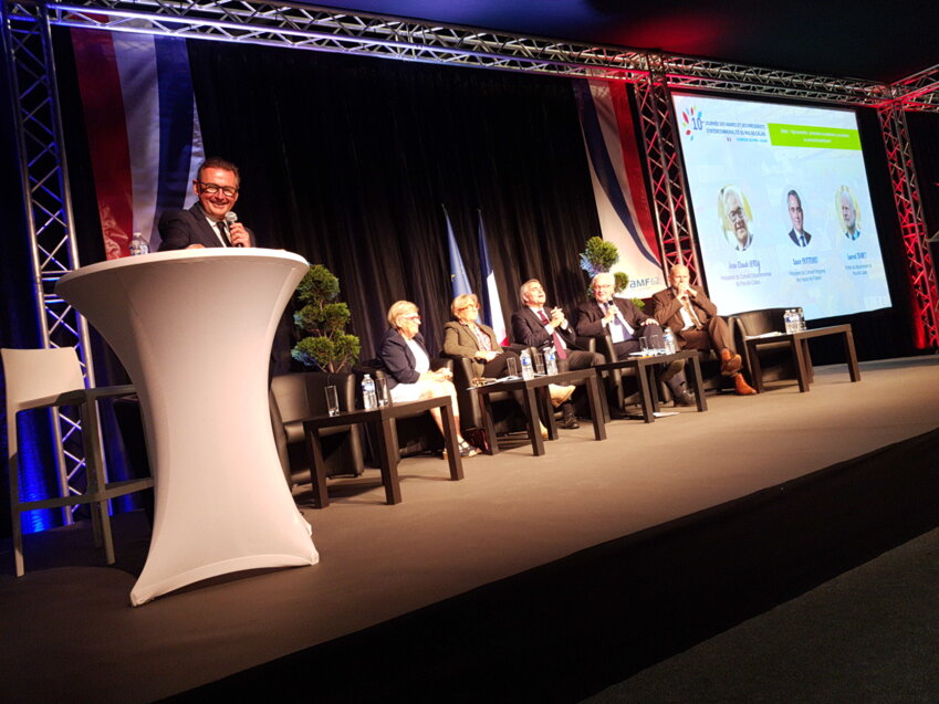 «Depuis 2016, 406 M€ ont été consacrés par la Région à l'aide aux communes, parmi lesquelles 634 M€ dans le Pas-de-Calais», a affirmé Xavier Bertrand, président du conseil régional des Hauts-de-France, pour montrer sa volonté de «continuer à soutenir» les collectivités locales. © Aletheia Press / Arnaud Stoerkler