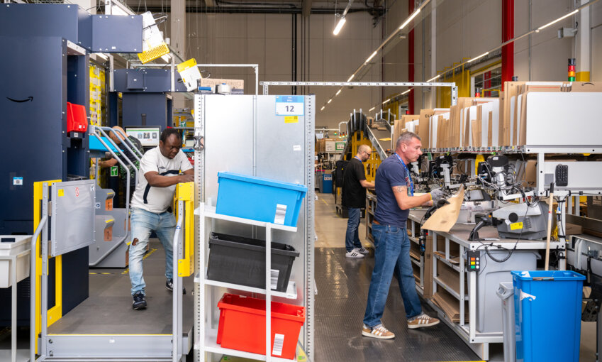 La transformation réussie du centre de distribution de Boves illustre parfaitement la synergie entre automatisation et emploi : l'innovation technologique devient un levier de création d'emplois diversifiés et une source d'opportunités professionnelles pour les talents locaux.