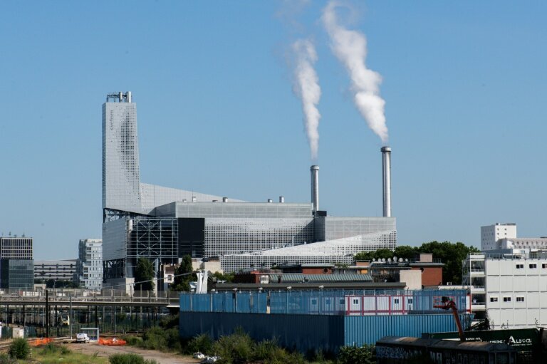 L'usine d'incinération gérée par le Syctom à Ivry-sur-Seine, le 17 juin 2025 © Martin LELIEVRE