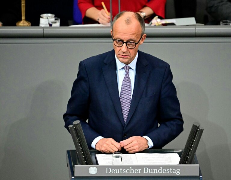 Le chancelier allemand Friedrich Merz s'adresse au Bundestag, la chambre basse du Parlement allemand, le 16 octobre 2025 © Tobias SCHWARZ