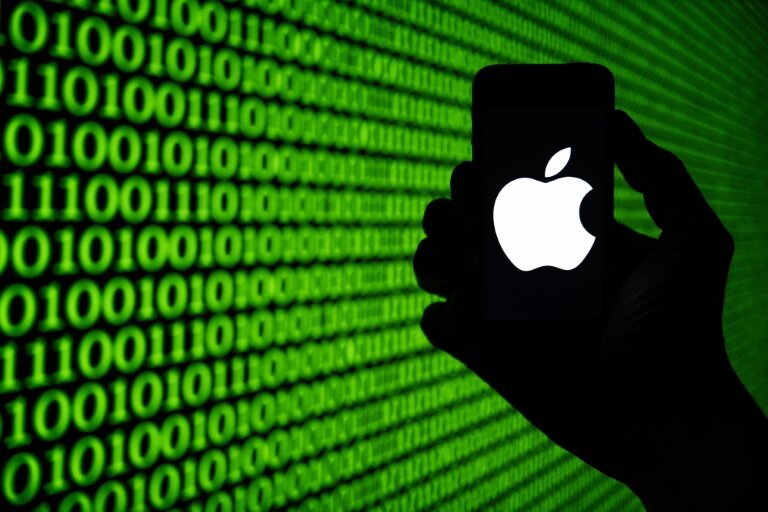 Le géant américain Apple a été condamné en France à payer une amende et des indemnisations pour avoir imposé des clauses défavorables aux opérateurs dans ses contrats, notamment concernant la vente d'iPhone © SEBASTIEN BOZON