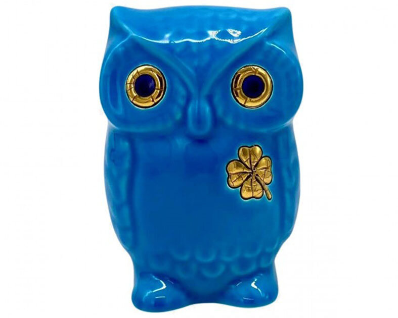 © Manufacture des Émaux de Longwy. Histoire de sauver son savoir-faire historique, la Manufacture des Émaux de Longwy relance l’opération Lucky Longwy. Des chouettes vendues pour soutenir l’entreprise aujourd’hui en redressement judiciaire.