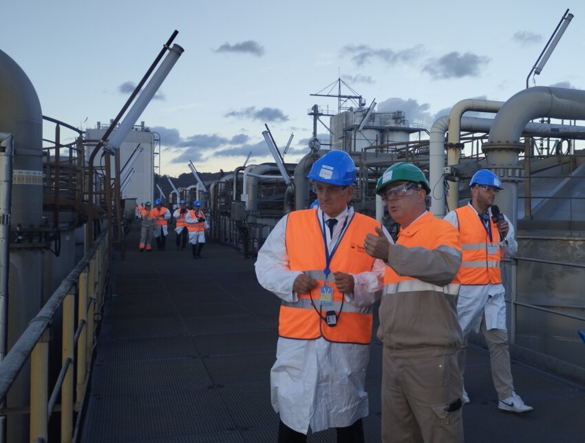 Hervé Morin en visite le 7 novembre, aux côtés de Pascal Noël : "Je n'avais jamais visité cette usine qui est pourtant symbolique pour la région". © Aletheia Press / B.Delabre