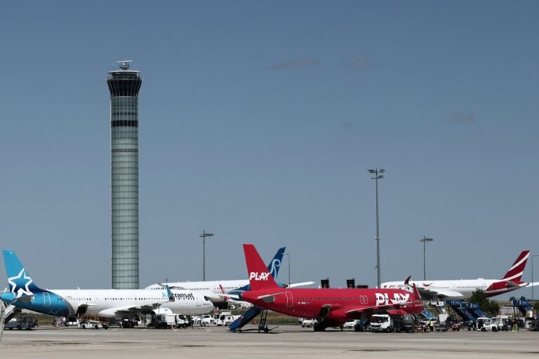 Des entreprises, mais aussi le ministère des Transports, pointent certains effets délétères pour le secteur aérien français de l'alourdissement récent de sa fiscalité © Thibaud MORITZ