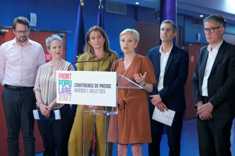 La gauche unitaire (sans LFI, les Communistes et Raphaël Glucksmann) réunie à Bagneux, dans les Hauts-de-Seine, le 2 juillet 2025 © Thomas SAMSON