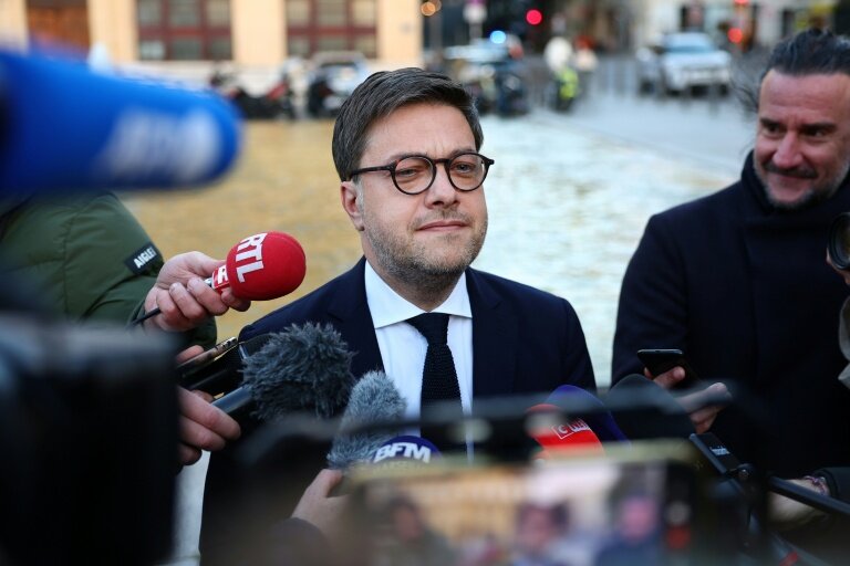 Le maire de Marseille Benoit Payan, à la sortie de la préfecture des Bouches-du-Rhône, à Marseille, le 20 novembre 2025 © Clement MAHOUDEAU