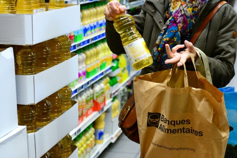 Les banques alimentaires lancent leur opération annuelle de collecte de produits essentiels, à destination de 2,4 millions de personnes précaires © MEHDI FEDOUACH
