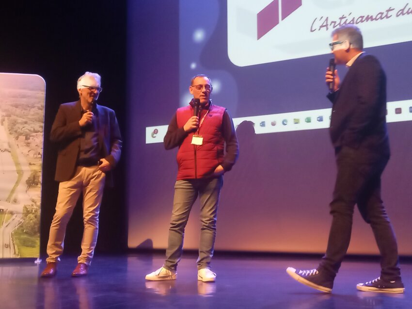 Le témoignage de Sébastien Licette, artisan électricien dans le Chaunois, a permis d’illustrer l’utilité de l’IA dans la gestion des tâches administratives au quotidien.