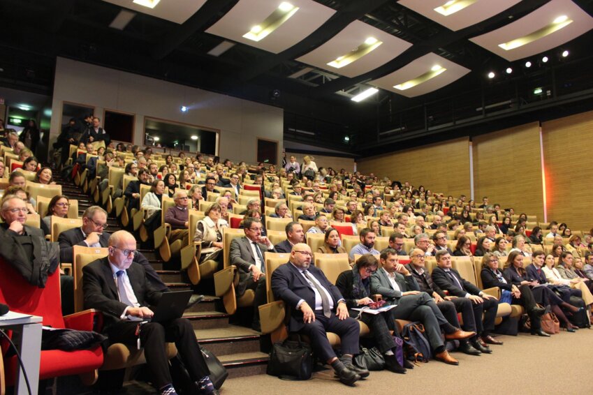 330 notaires des trois départements picards réunis à Mégacité Amiens.