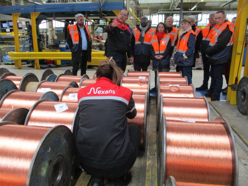 Le câble sorti de l’usine Nexans est réputé mondialement pour ses qualités de flexibilité et de fiabilité. 