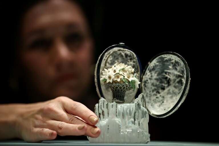 L'Oeuf d'Hiver des Romanov, créé par Fabergé, présenté à Londres par Christie's le 27 novembre 2025 avant sa mise aux enchères © HENRY NICHOLLS