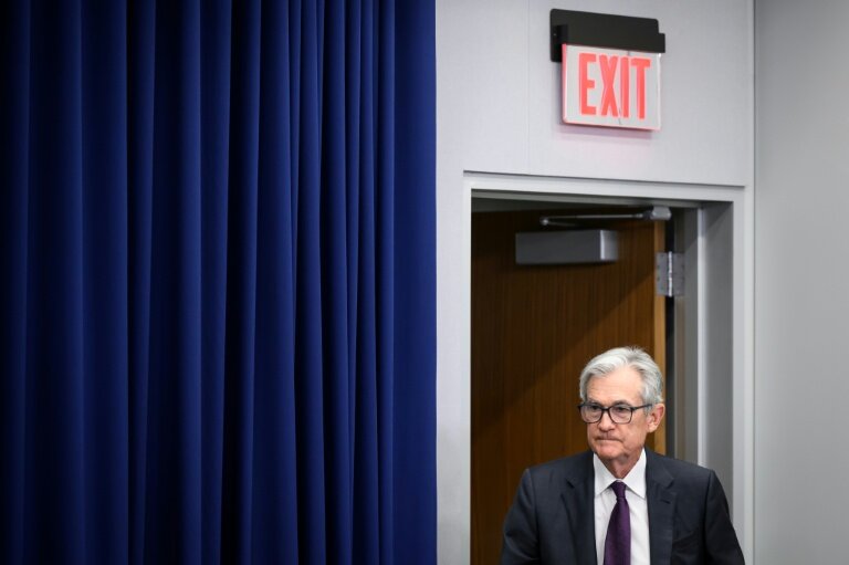 Le président de la Réserve fédérale américaine (Fed) Jerome Powell arrive pour une conférence de presse, à Washington le 30 juillet 2025 © Mandel NGAN