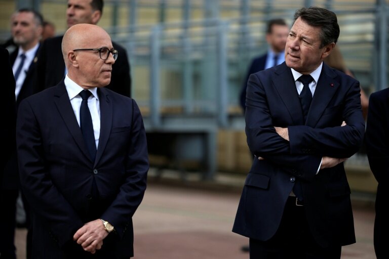 Eric Ciotti, à gauche, et à sa droite Christian Estrosi, le 18 avril 2024, à Nice, dans les Alpes-Maritimes © Valery HACHE