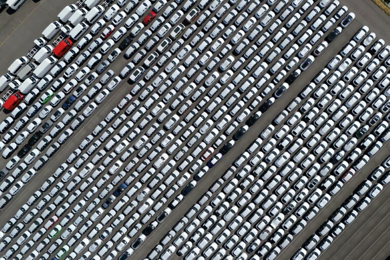 Les appels se multiplient dans l'UE pour assouplir l'interdiction de vendre des voitures neuves à moteur thermique à partir de 2035 © Ina FASSBENDER