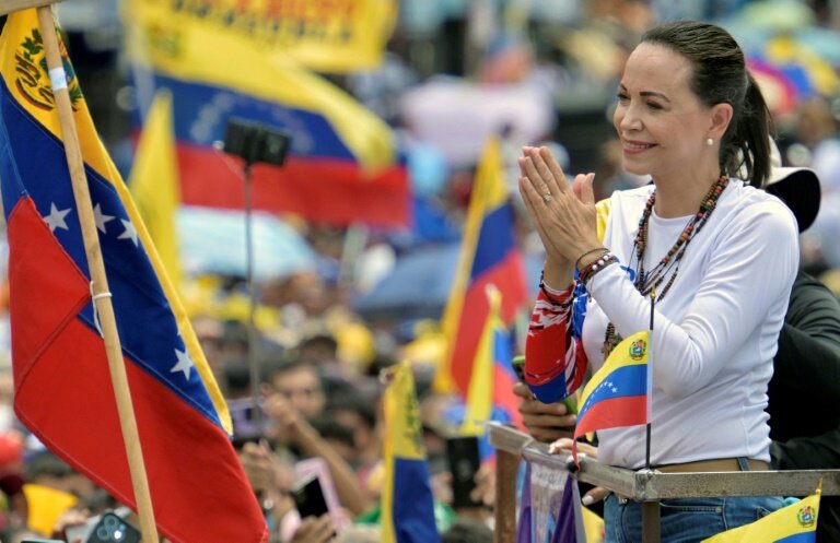 La cheffe de l'opposition vénézuélienne Maria Corina Machado lors d'un rassemblement de campagne du candidat à la présidence Edmundo Gonzalez Urrutia, à Barinas, au Venezuela, le 6 juillet 2024 © Juan BARRETO