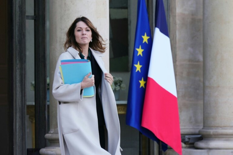 Maud Bregeon, porte-parole du gouvernement, à la sortie du Conseil des ministres, Paris, le 17 décembre 2025 © Dimitar DILKOFF