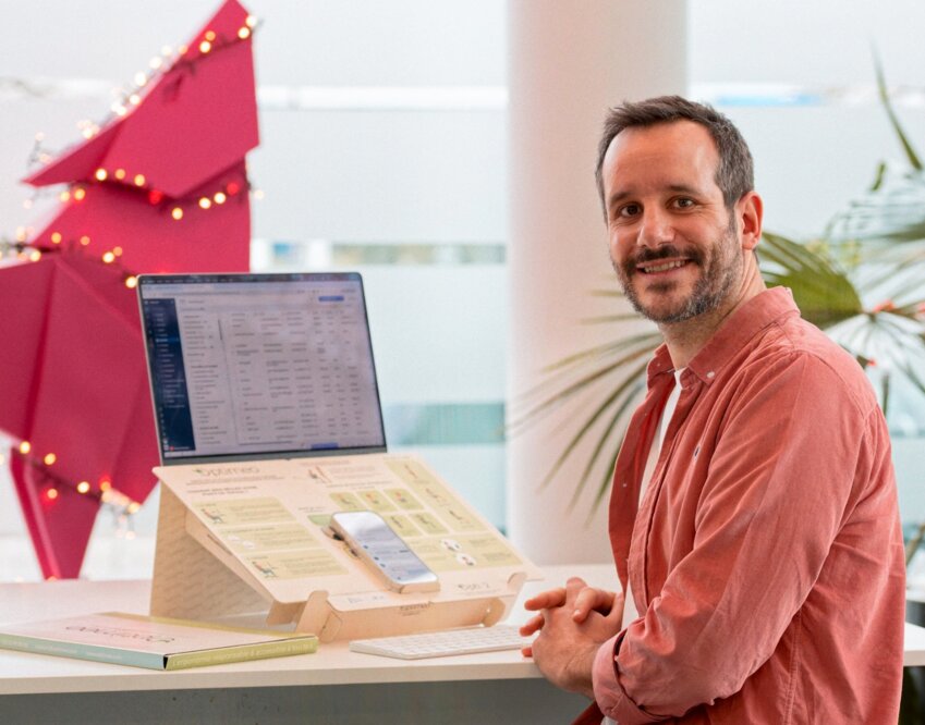 © Benjamin Prost- À l’origine de l’aventure, Stanislas Daubigny, véritable Géo Trouvetou, conçoit des produits écoresponsables en carton.