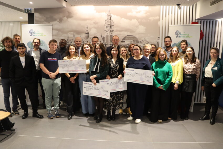 Les finalistes et le jury de «Semeurs d'innovation» 2025. ©Crédit Mutuel Nord Europe