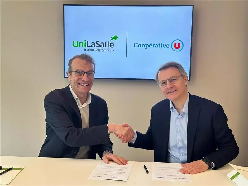 Philippe Choquet, directeur général d'UniLasalle et Dominique Schelcher, président-directeur général de Coopérative U. 