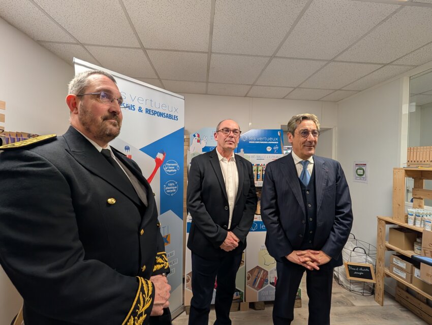 Frédéric Bovet, sous-préfet de Beauvais, Olivier Remoissonnet et Serge Papin. © Aletheia Press / DLP