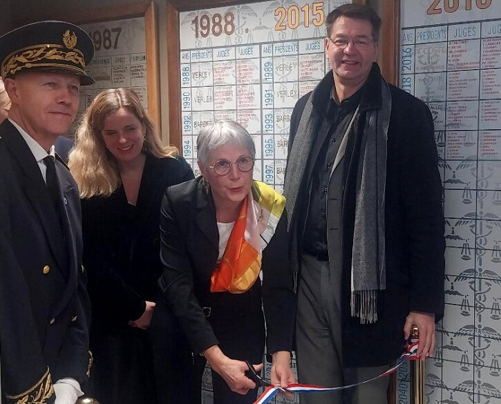 Sabine Henry, présidente du Tribunal de commerce de Dunkerque a coupé le ruban inaugural des nouveaux locaux à l'issue de l'audience solennelle de rentrée le 8 janvier dernier en présence de Frédéric Loiseau, sous-préfet de Dunkerque, de Charlotte Huet, procureur de la République et de Patrice Vergriete, président de la Communauté urbaine de Dunkerque. 