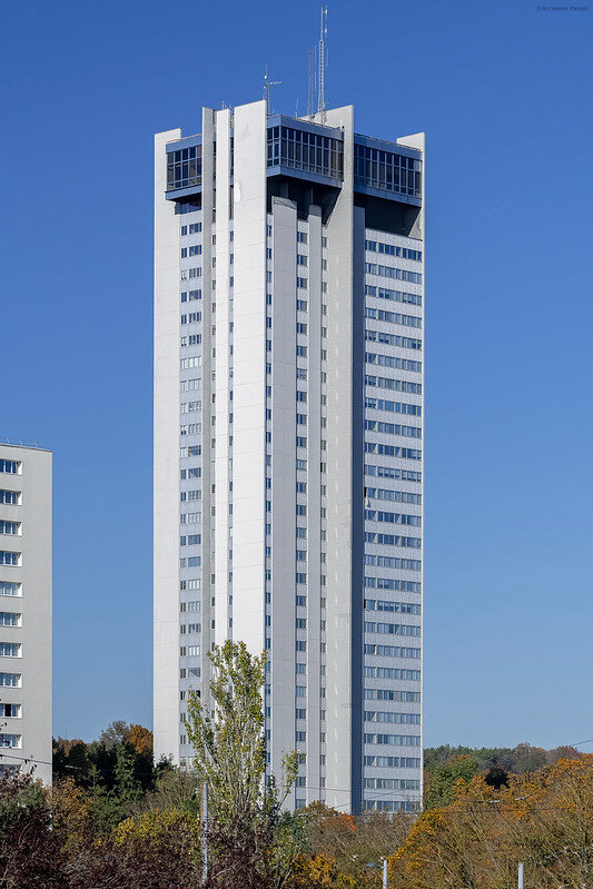 La Tour Panoramique, les Aulnes, à Maxéville, compte 109 logements. Suite à des problèmes financiers (déficit de l'ordre de 800 000 € par an) la démolition du bâtiment est programmée courant 2026. © Alexandre Prevot (Flickr)