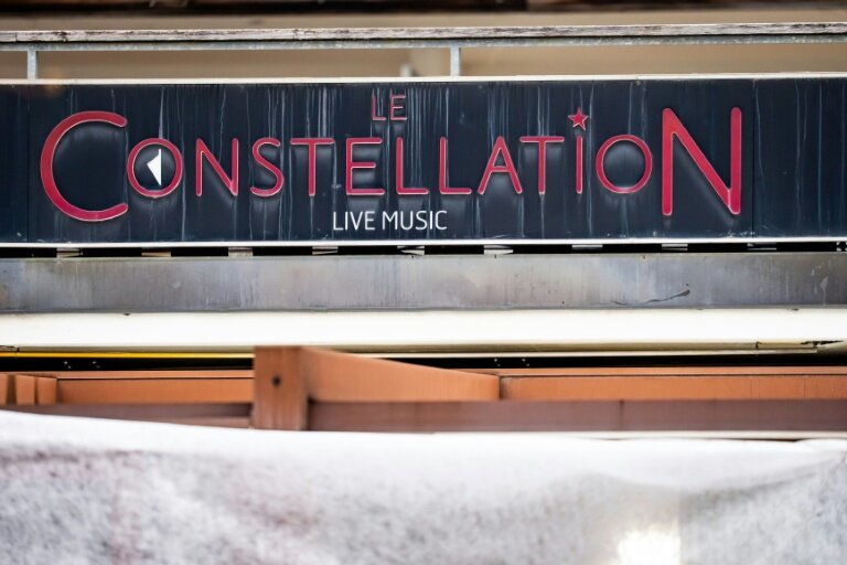 Le bar "Le Constellation" à Crans-Montana en Suisse le 2 janvier 2026, où un incendie dans la nuit du Nouvel An a fait 40 mortes et 119 blessés © MAXIME SCHMID