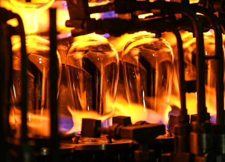 Chaîne de production à Arques, dans le Pas-de-Calais, le 13 septembre 2022. © Denis Charlet