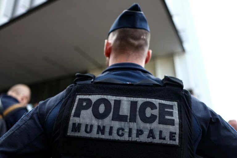 La dotation des policiers municipaux en armes à feu, une demande des agents eux-mêmes, fait de moins en moins débat © Sameer AL-DOUMY
