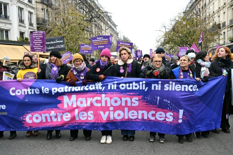 Manifestation contre les violences faites aux femmes à l'appel du collectif NousToutes le 22 novembre 2025 à Paris © Bertrand GUAY
